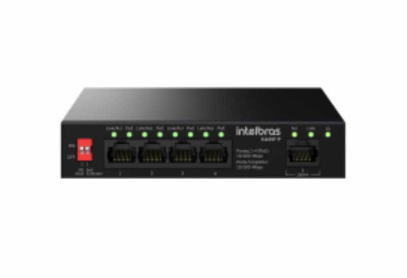 Conta com 5 portas Fast Ethernet, sendo 4 delas com suporte à função PoE e 1 exclusiva para uplink.