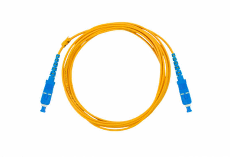 Cordão optico de 5 metros com conectores SC/UPC nas duas extremidades.