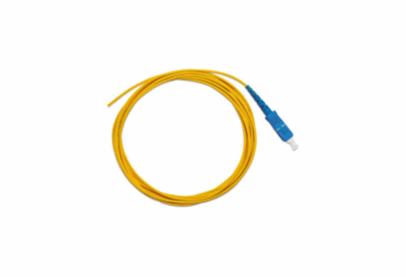 Com a extensão óptica SC/UPC, é possível realizar a conexão em uma fibra através de fusão, ou montagem do conector de campo.