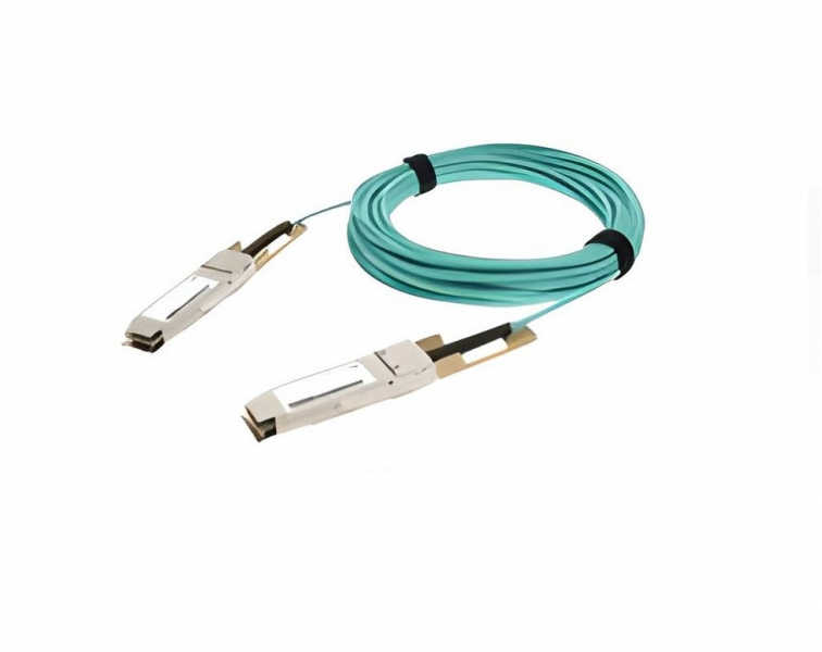 O CQSFP100GD3m é um cabo de cobre com revestimento e cobertura em ABS com comprimento de 3 metros, com dois conectores metálicos QSFP28 utilizado para transmissão de dados e empilhamento de switches.
