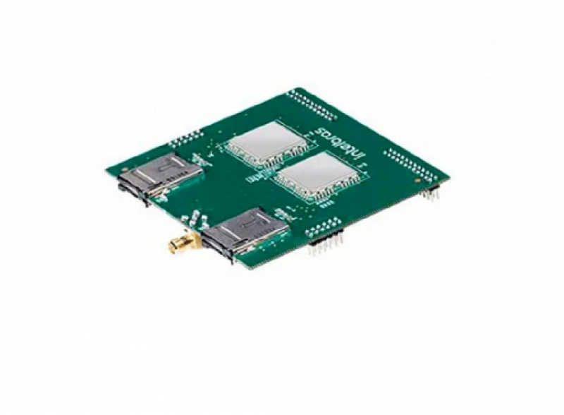 A placa tronco GSM/3G é exclusiva para a UnniTI 1000. Ela possui 2 conectores para os cartões MicroSIM e um conector SMA fêmea para a antena