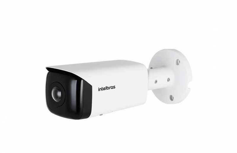 Ideal para monitorar o perímetro, a câmera gera imagens panorâmicas de 180º, além de possuir inteligência de vídeo.