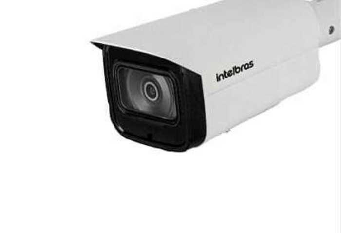 Inteligência artificial, tecnologia Starlight e zoom motorizado, ideal para monitorar todos os detalhes da cena.