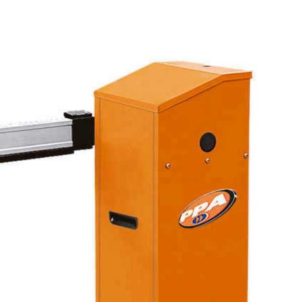 Cancela automática com gabinete de aço galvanizado com tratamento anticorrosivo e pintura eletrostática que garantem grande resistência contra a ação do tempo.
