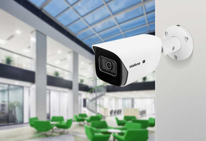 A VIP 3240 IA é uma câmera robusta, possui alta definição de imagens e evita falsos alarmes com inteligência artificial