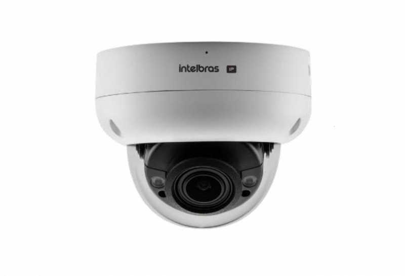 Câmera com Inteligência Artificial e perimetral capaz de detectar faces, fazer a contagem de pessoas e mapa de calor. *Consulte o time comercial Intelbras